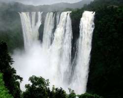 It is located near the Jog Falls. Other temples near the site are Shri Shaneshwara and Shri Raktheshwari Temple.